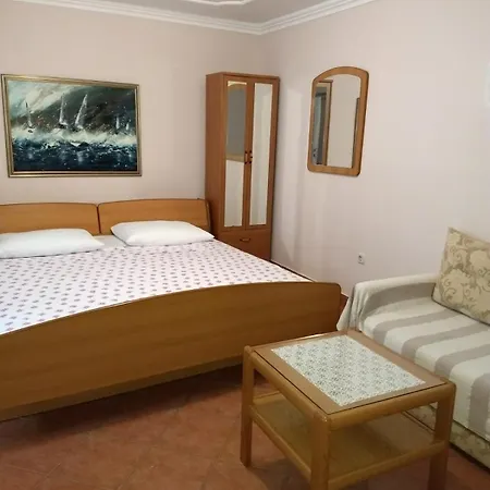 Nina Apartman Promajna
