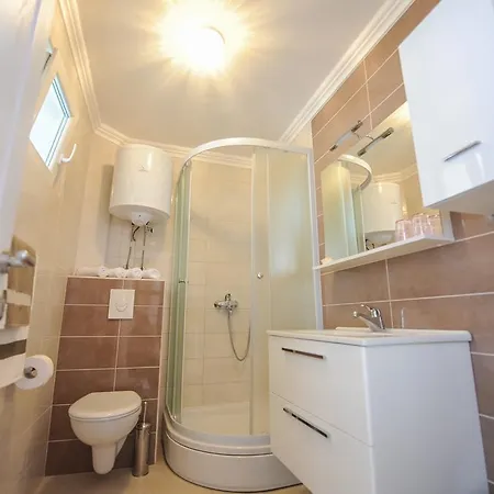 Apartman Nina *