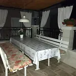 Nina شقة *