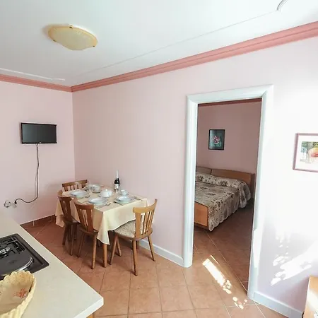 Apartment Nina Promajna