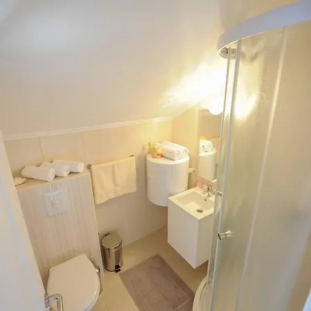 Nina Apartment Promajna