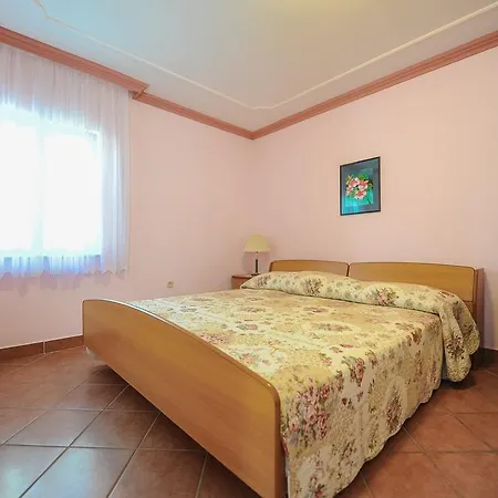 Nina Apartment