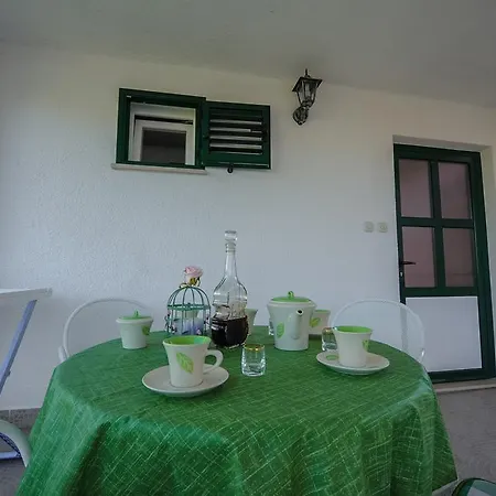 Nina Apartment