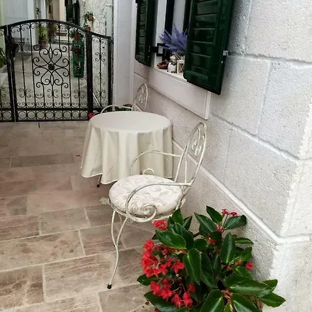 Nina Apartment