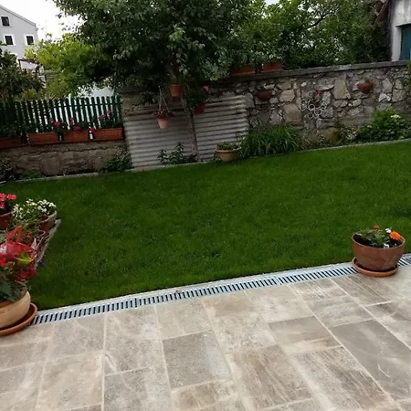 Nina Apartment Promajna